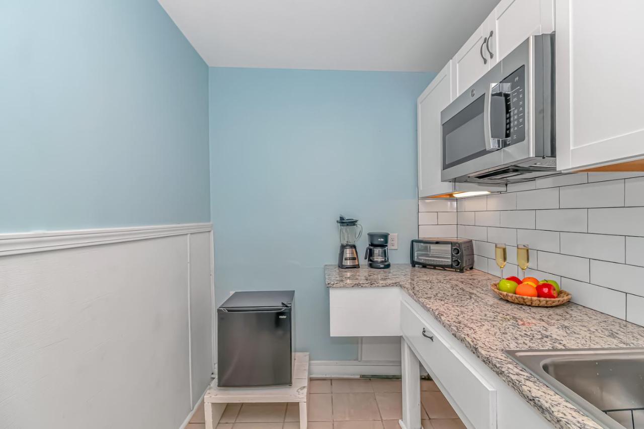 125 Atlantic Avenue Unit E - Pet Friendly! Walk To The Beach And Pier!1Br -1Ba - Sleeps 2-4 Guests! Миртъл Бийч Екстериор снимка