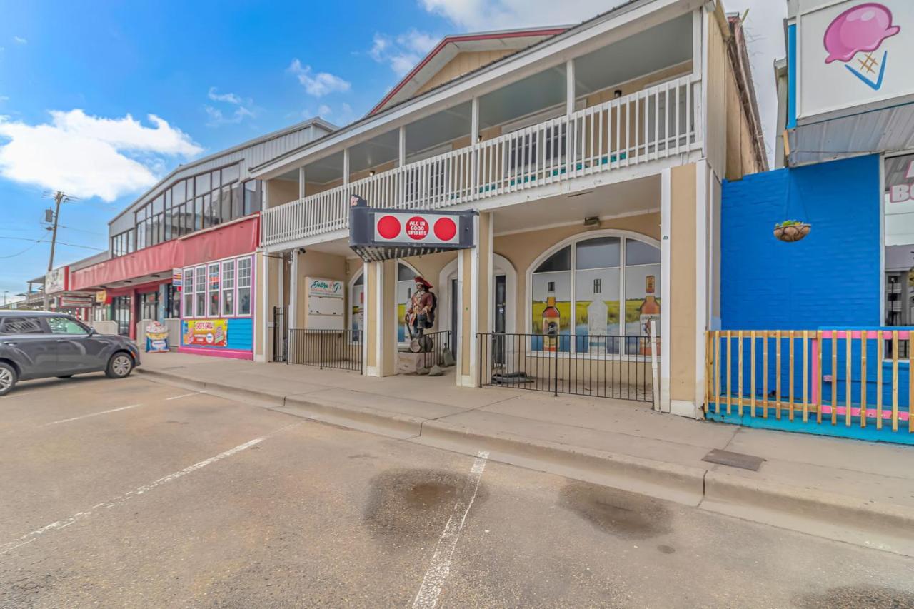 125 Atlantic Avenue Unit E - Pet Friendly! Walk To The Beach And Pier!1Br -1Ba - Sleeps 2-4 Guests! Миртъл Бийч Екстериор снимка